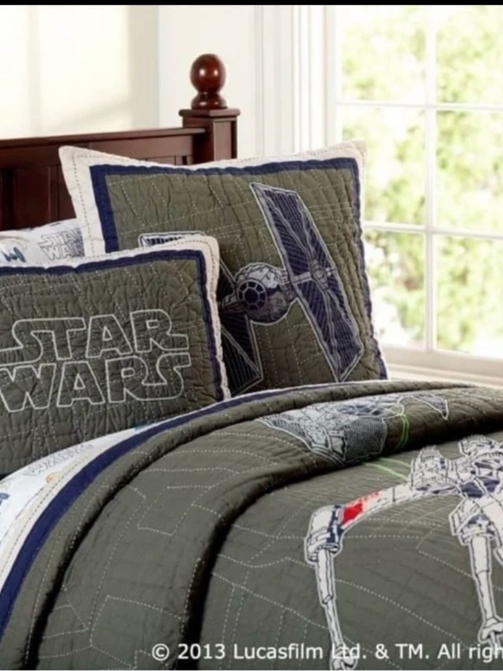 Star Wars Olive Green Quilted Comforter with Navy Accents